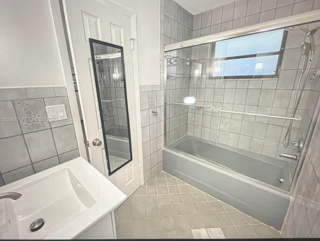 $3,500 | 3813 Northeast 16th Terrace, Pompano Beach, FL 33064