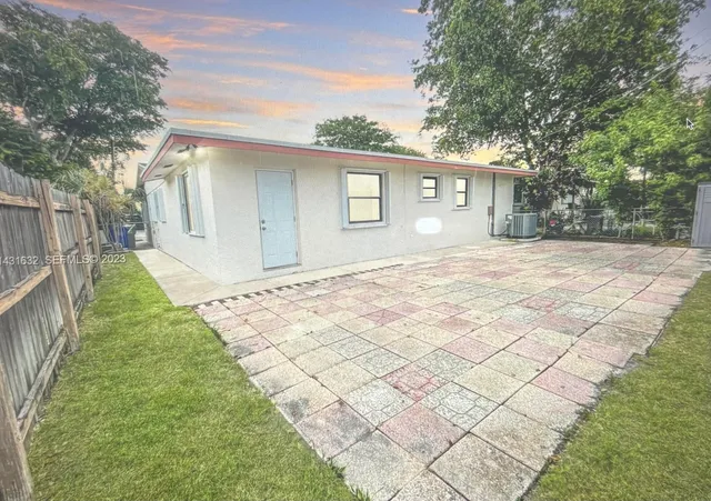 $3,500 | 3813 Northeast 16th Terrace, Pompano Beach, FL 33064