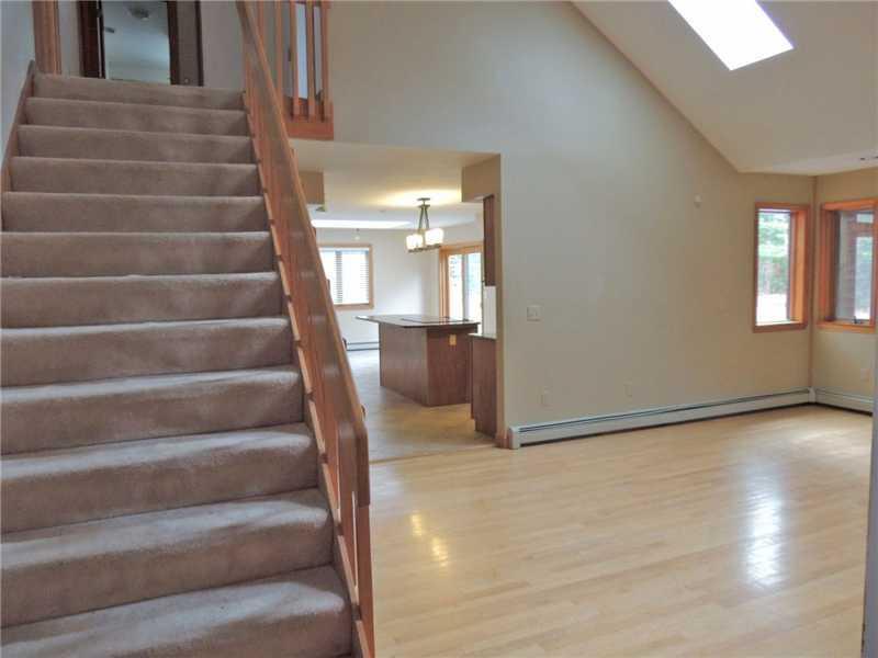 155 Ridgeview Drive Bangor, ME 04401 - Photo 3 of 34 Interior Space/Layout.