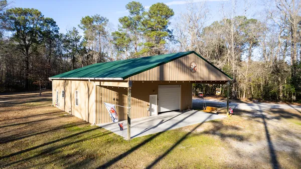 $425,000 | 1644 Ranger Drive, Cross, SC 29436