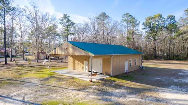 $425,000 | 1644 Ranger Drive, Cross, SC 29436