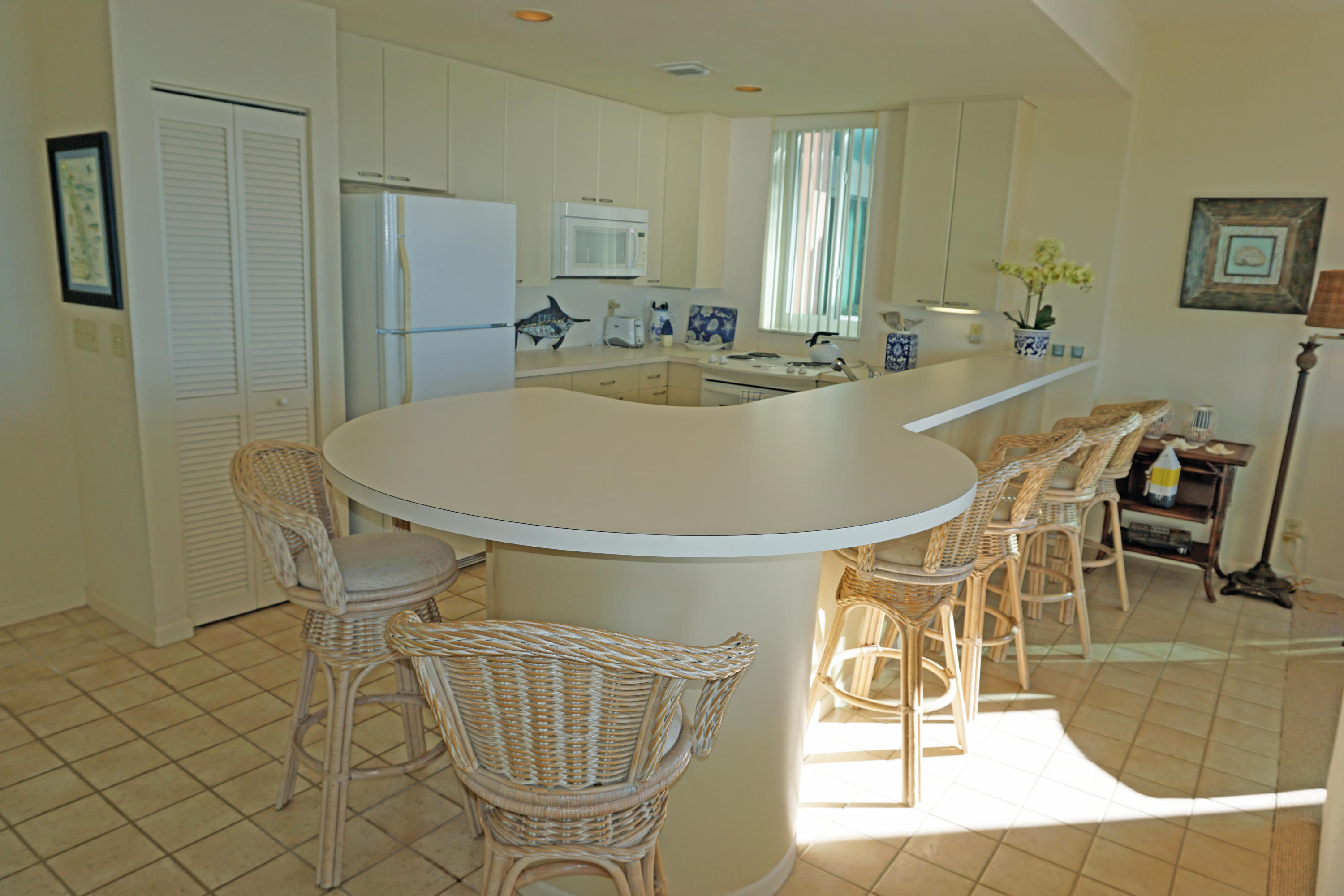 140 Inlet Way, Unit 312 Palm Beach Shores, FL 33404 - Photo 16 of 31 Kitchen