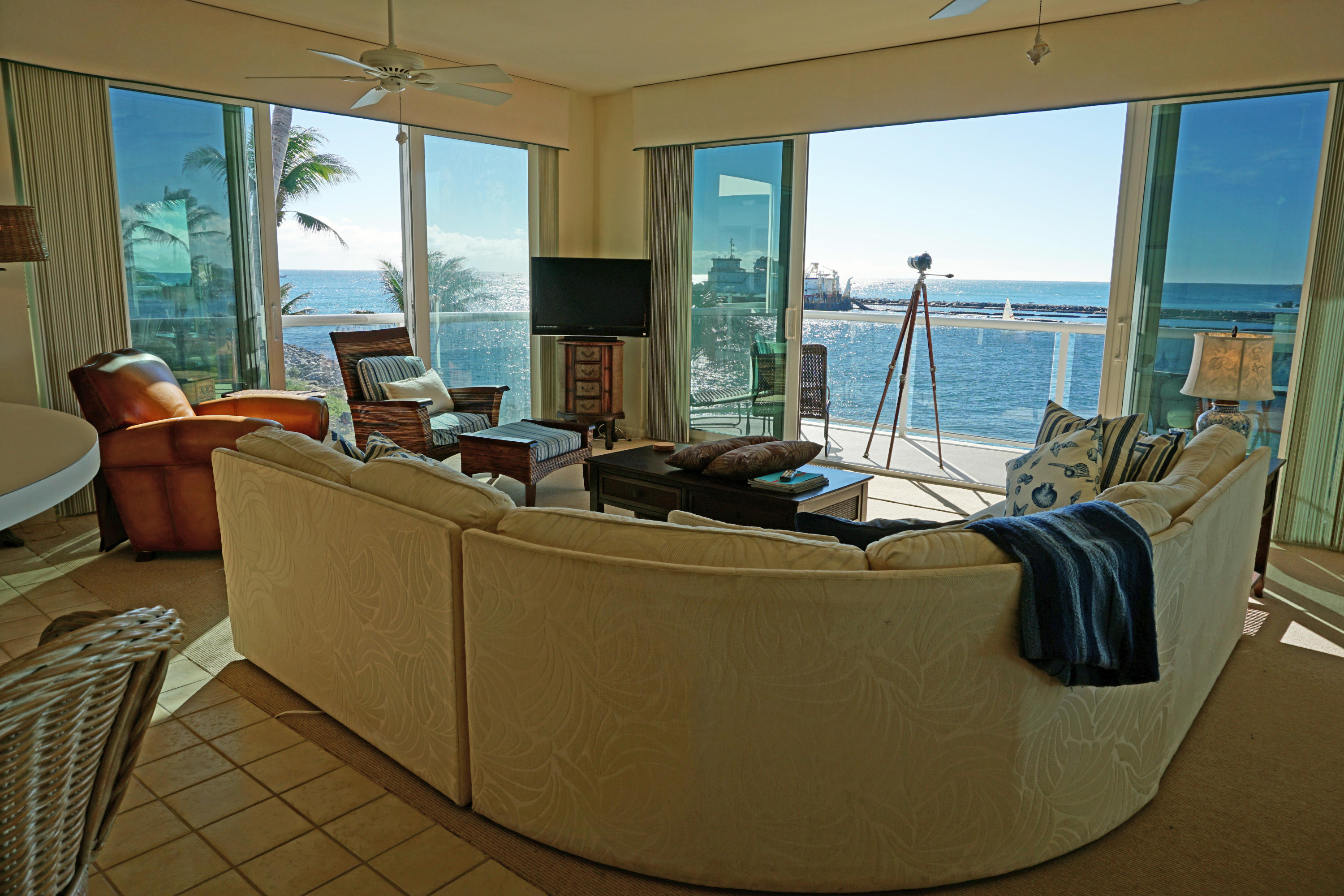 140 Inlet Way, Unit 312 Palm Beach Shores, FL 33404 - Photo 8 of 31 Living Room