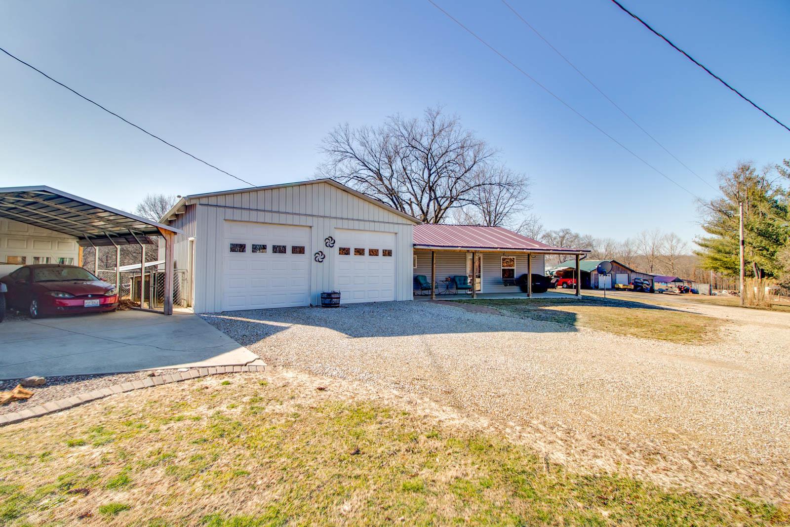 31573 Seets Road Brighton, IL 62012 - Photo 14 of 38