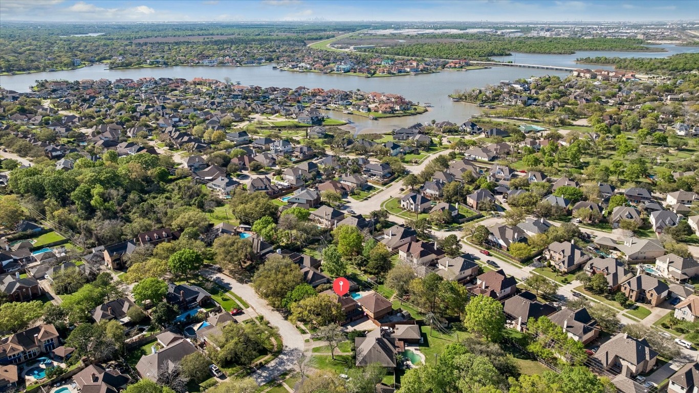 1835 Raintree Circle Seabrook, TX 77586 - Photo 44 of 50 Just a golf cart or bike ride to the tennis, park, boat ramp, park benches on the lake as part of your lifestyle experience in Taylorcrest.
