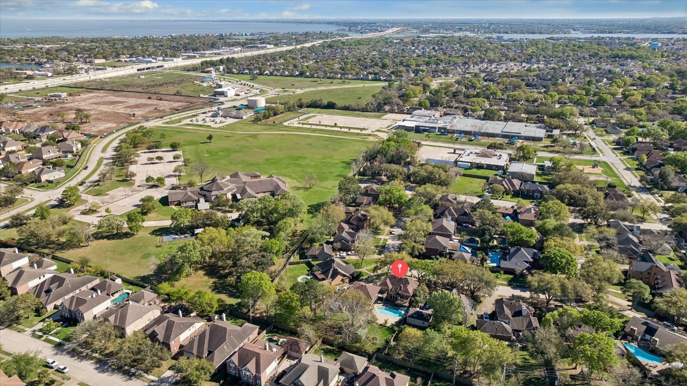 1835 Raintree Circle Seabrook, TX 77586 - Photo 45 of 50 a view of a city