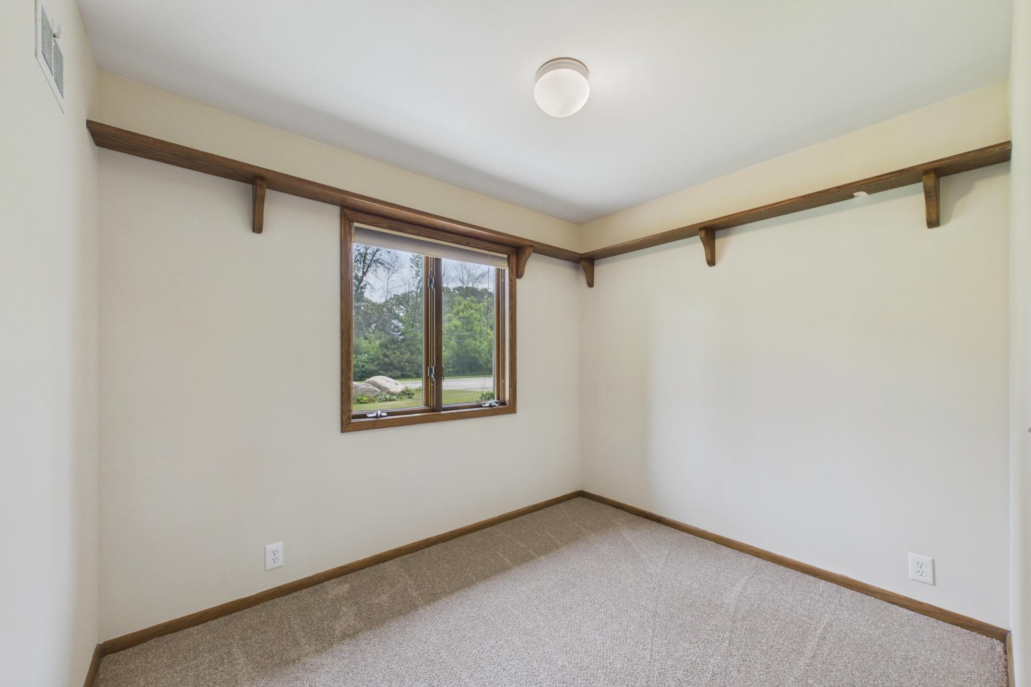 2918 Oakland Road Hopkins, MN 55305 - Photo 17 of 32