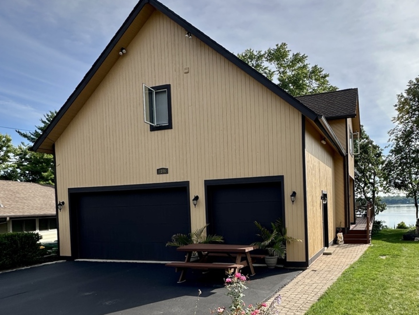 a front view of house with yard