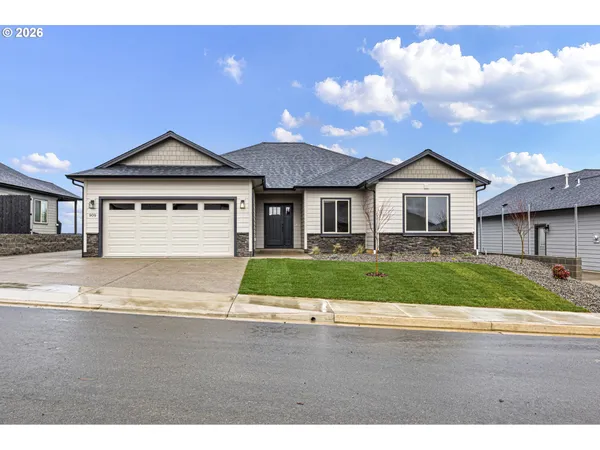 $579,000 | 909 Durham Avenue, Sutherlin, OR 97479