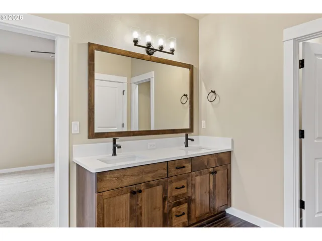 $579,000 | 909 Durham Avenue, Sutherlin, OR 97479