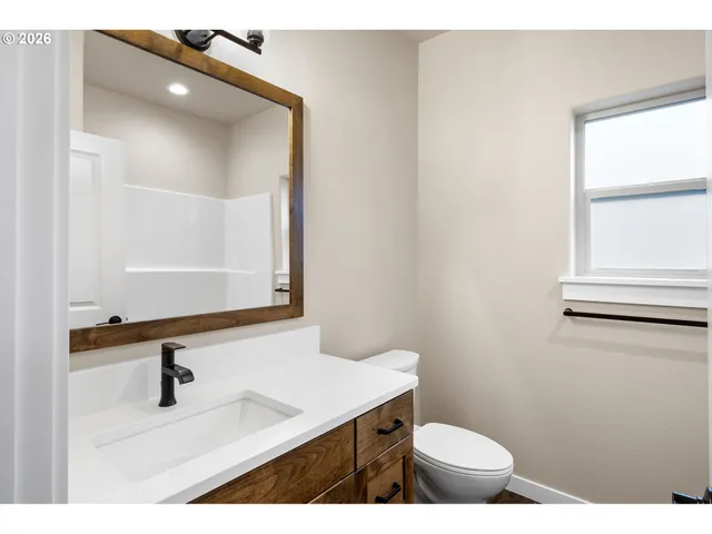 $579,000 | 909 Durham Avenue, Sutherlin, OR 97479