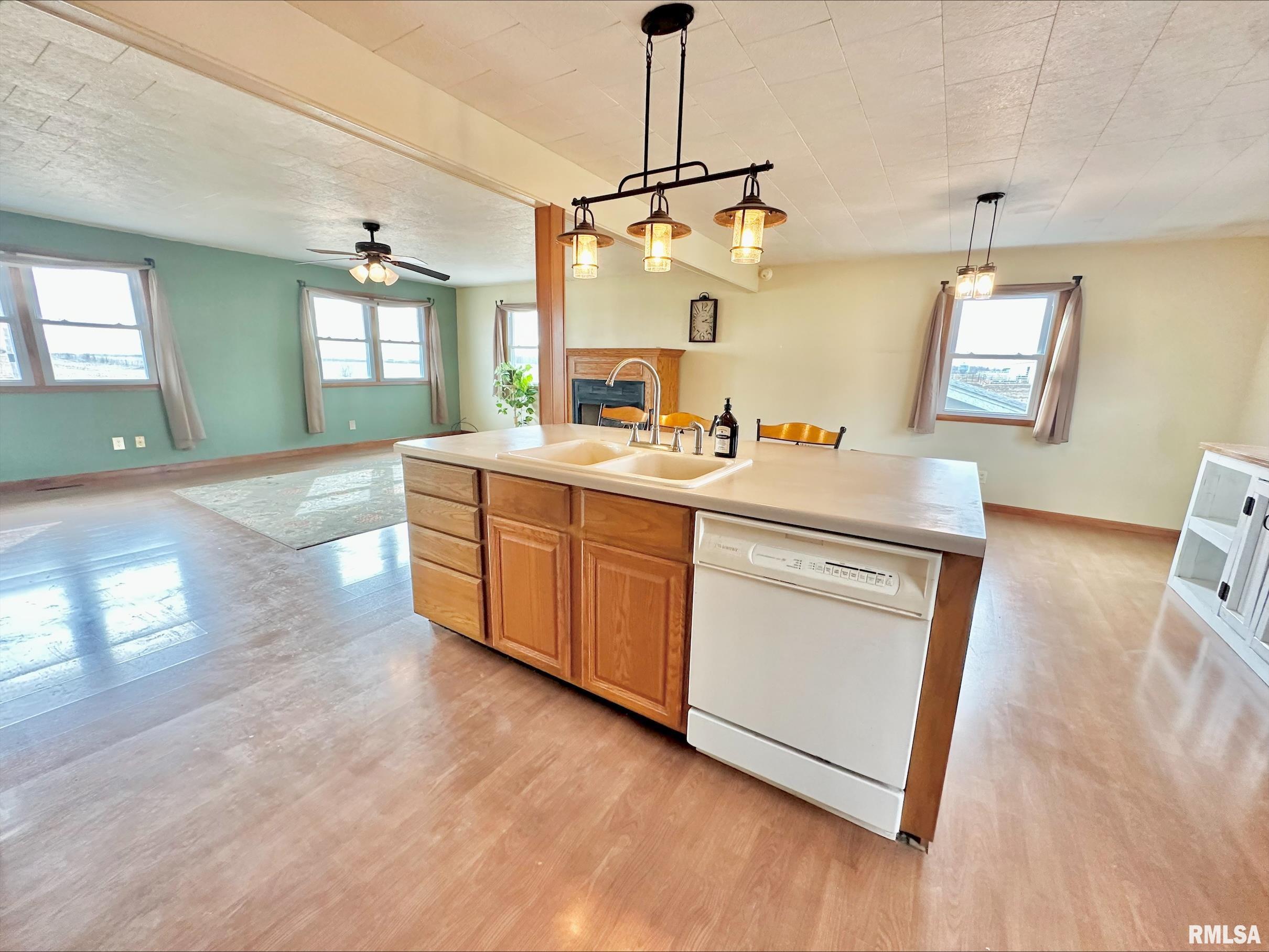 1416 Berwick Road Berwick, IL 61417 - Photo 15 of 34