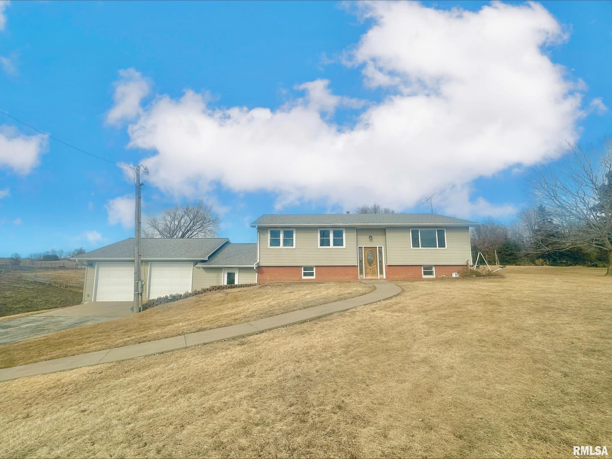 1416 Berwick Road Berwick, IL 61417 - Photo 3 of 34