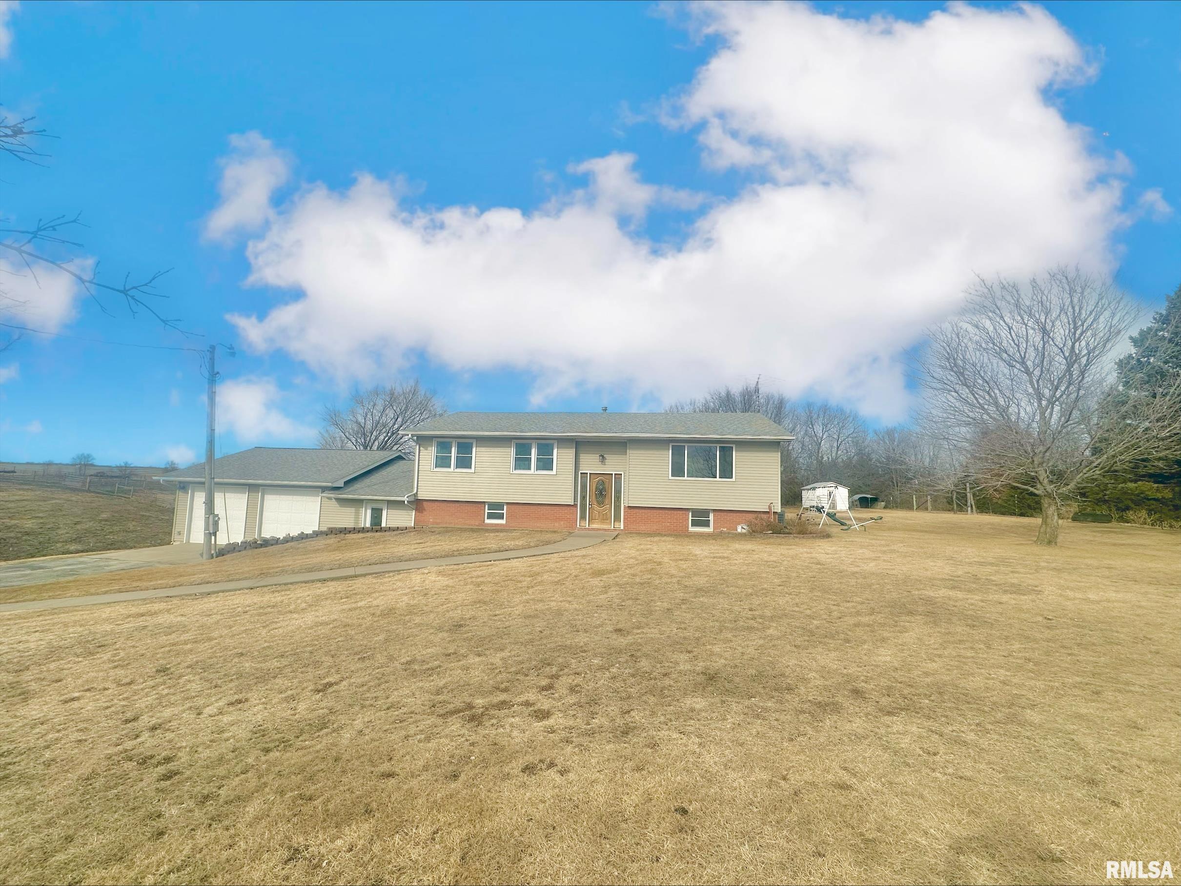 1416 Berwick Road Berwick, IL 61417 - Photo 5 of 34