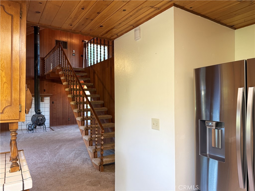 5452 Carleton Road Mariposa, CA 95338 - Photo 26 of 57 a view of entryway with a hallway