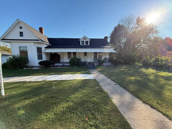 $249,900 | 220 East Georgia Avenue, Whitwell, TN 37397