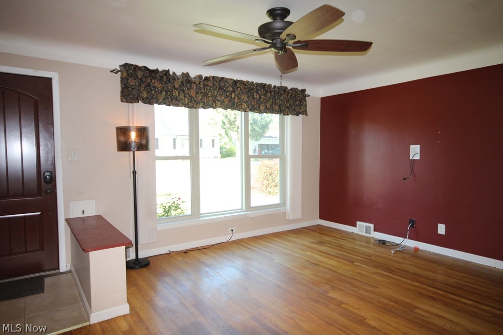 10610 Windham Road Parma, OH 44130 - Photo 3 of 25