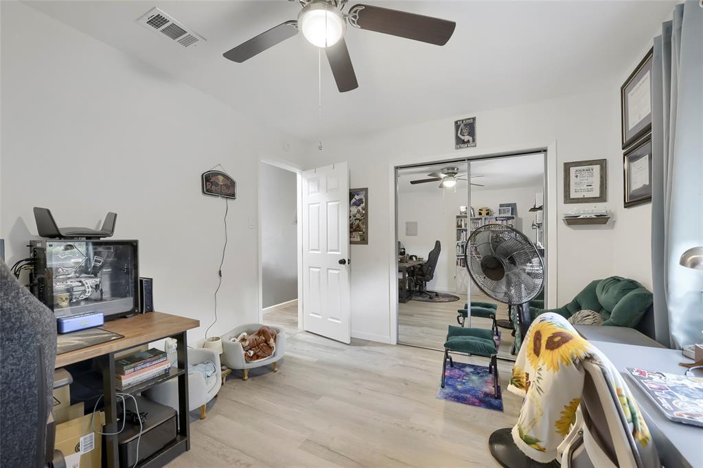 216 North Prairie View Road Crowley, TX 76036 - Photo 17 of 25