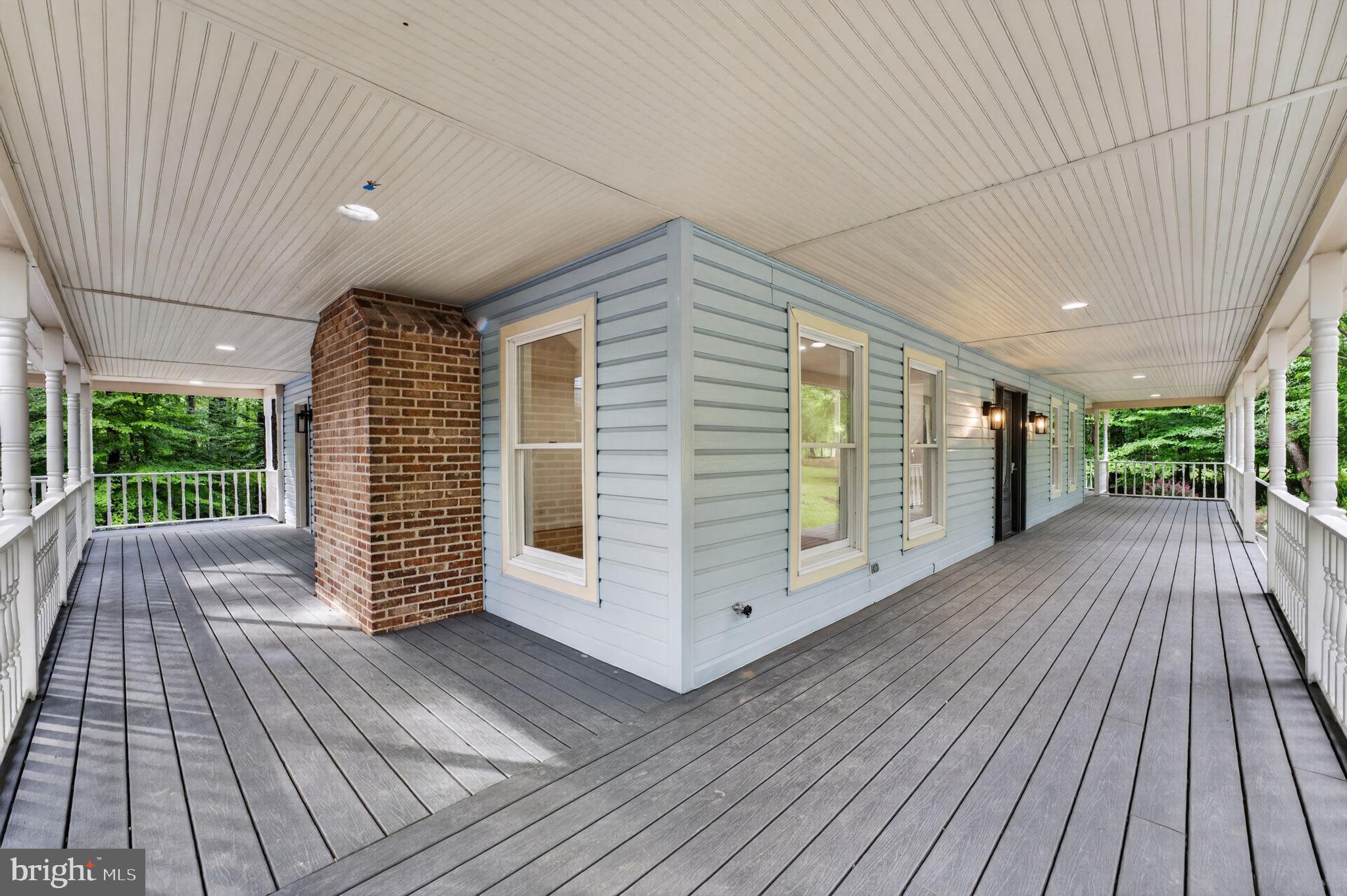 7122 Ivakota Road Clifton, VA 20124 - Photo 5 of 87 Gallery Image 5