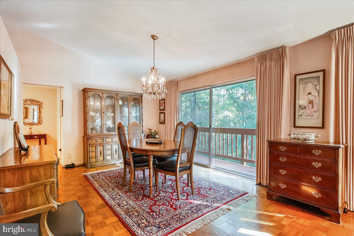 1417 Aldenham Lane Reston, VA 20190 - Photo 16 of 65 Dining room