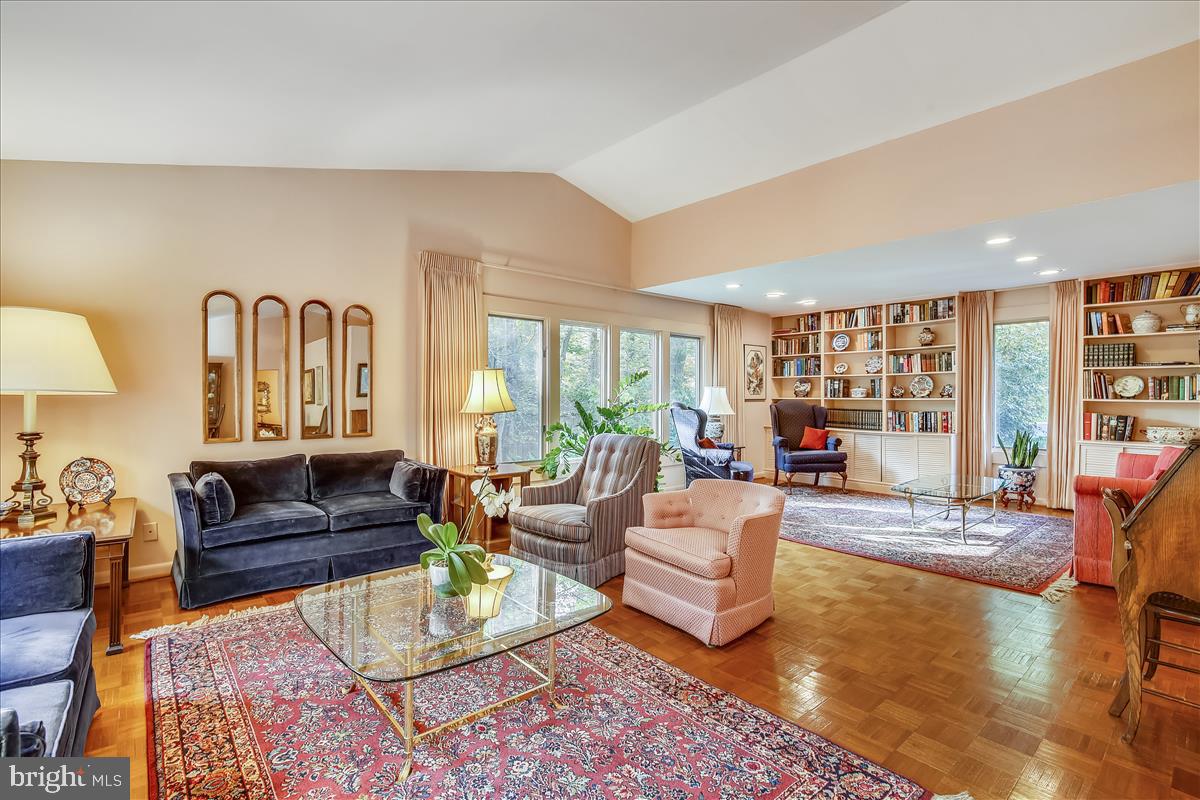 1417 Aldenham Lane Reston, VA 20190 - Photo 22 of 65 Great space