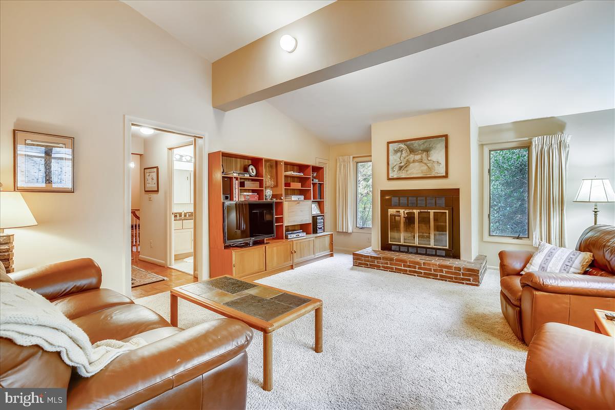 1417 Aldenham Lane Reston, VA 20190 - Photo 24 of 65 Family room