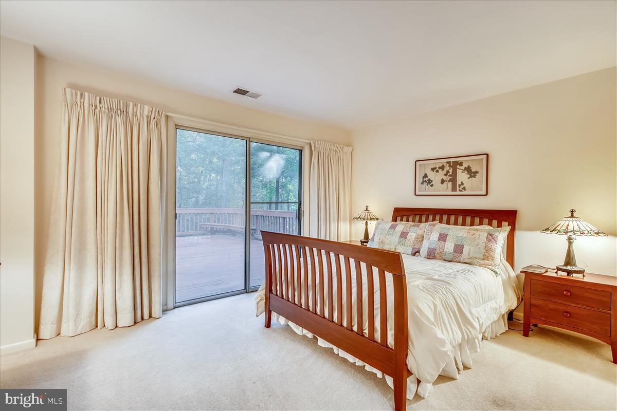 1417 Aldenham Lane Reston, VA 20190 - Photo 38 of 65 High ceilings