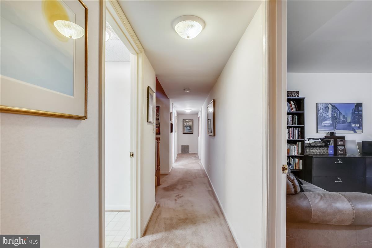 1417 Aldenham Lane Reston, VA 20190 - Photo 50 of 65 Hallway