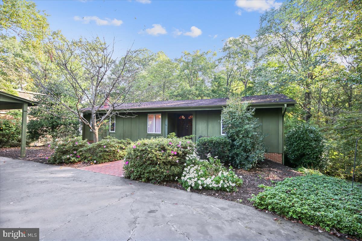 1417 Aldenham Lane Reston, VA 20190 - Photo 7 of 65