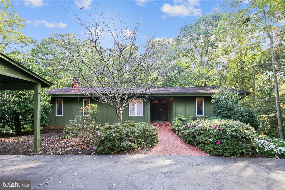 1417 Aldenham Lane Reston, VA 20190 - Photo 8 of 65 Side load carport ample driveway parking