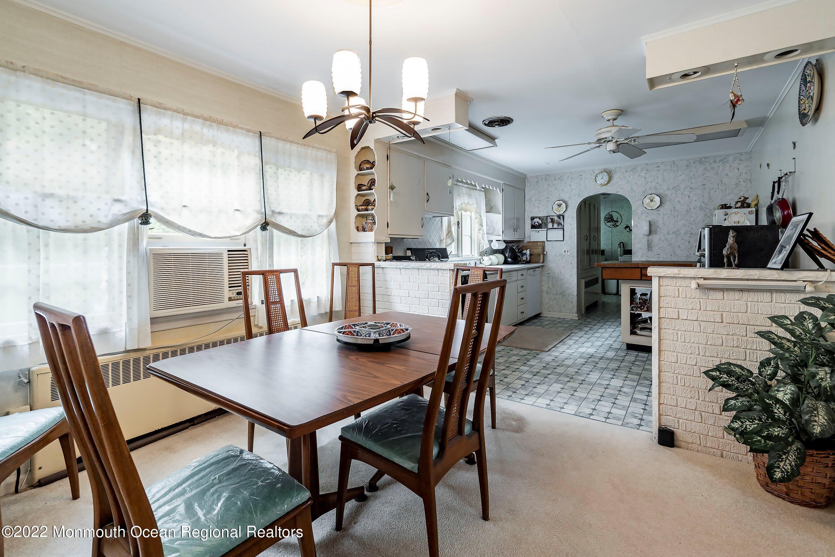 31 Robin Road Rumson, NJ 07760 - Photo 6 of 13 06-Dining Kitchen 1