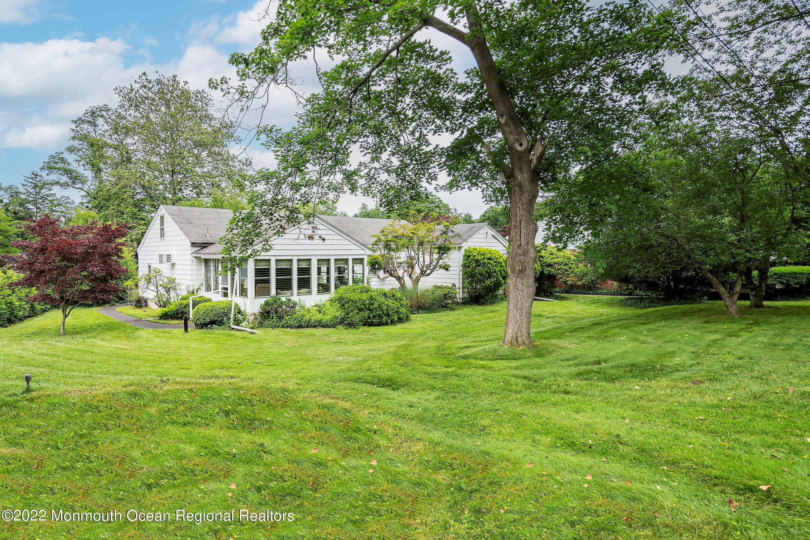 31 Robin Road Rumson, NJ 07760 - Photo 10 of 13 10-Rear Left 1