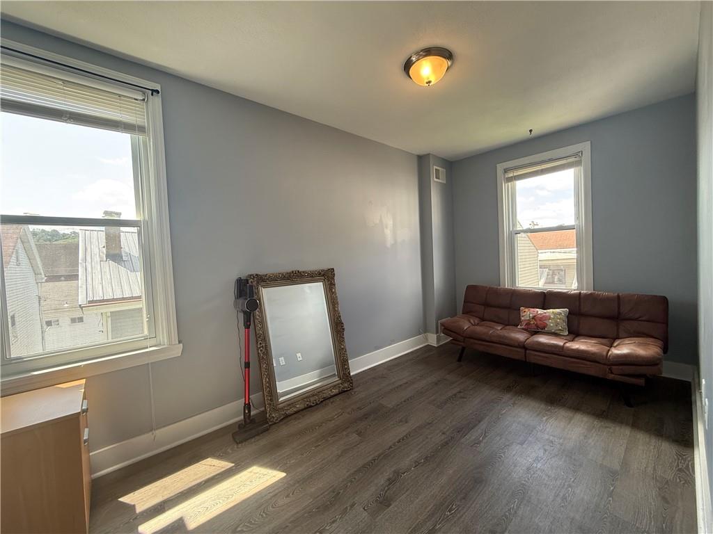 907 Spring Way Pittsburgh, PA 15215 - Photo 27 of 41 Gallery Image 27