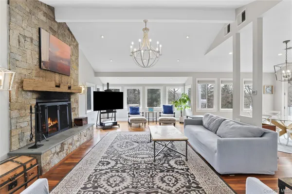 $1,995,000 | 20 Oscaleta Road, South Salem, NY 10590