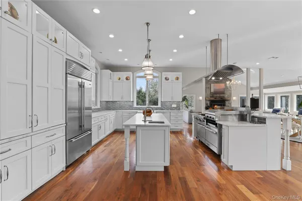 $1,995,000 | 20 Oscaleta Road, South Salem, NY 10590