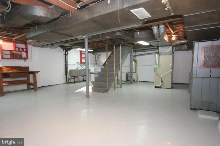9900 Capitol View Avenue Silver Spring, MD 20910 - Photo 20 of 29 Basement #2