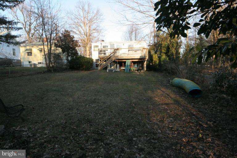 9900 Capitol View Avenue Silver Spring, MD 20910 - Photo 27 of 29 Back yard