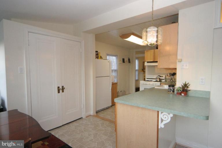 9900 Capitol View Avenue Silver Spring, MD 20910 - Photo 8 of 29 Kitchen #3