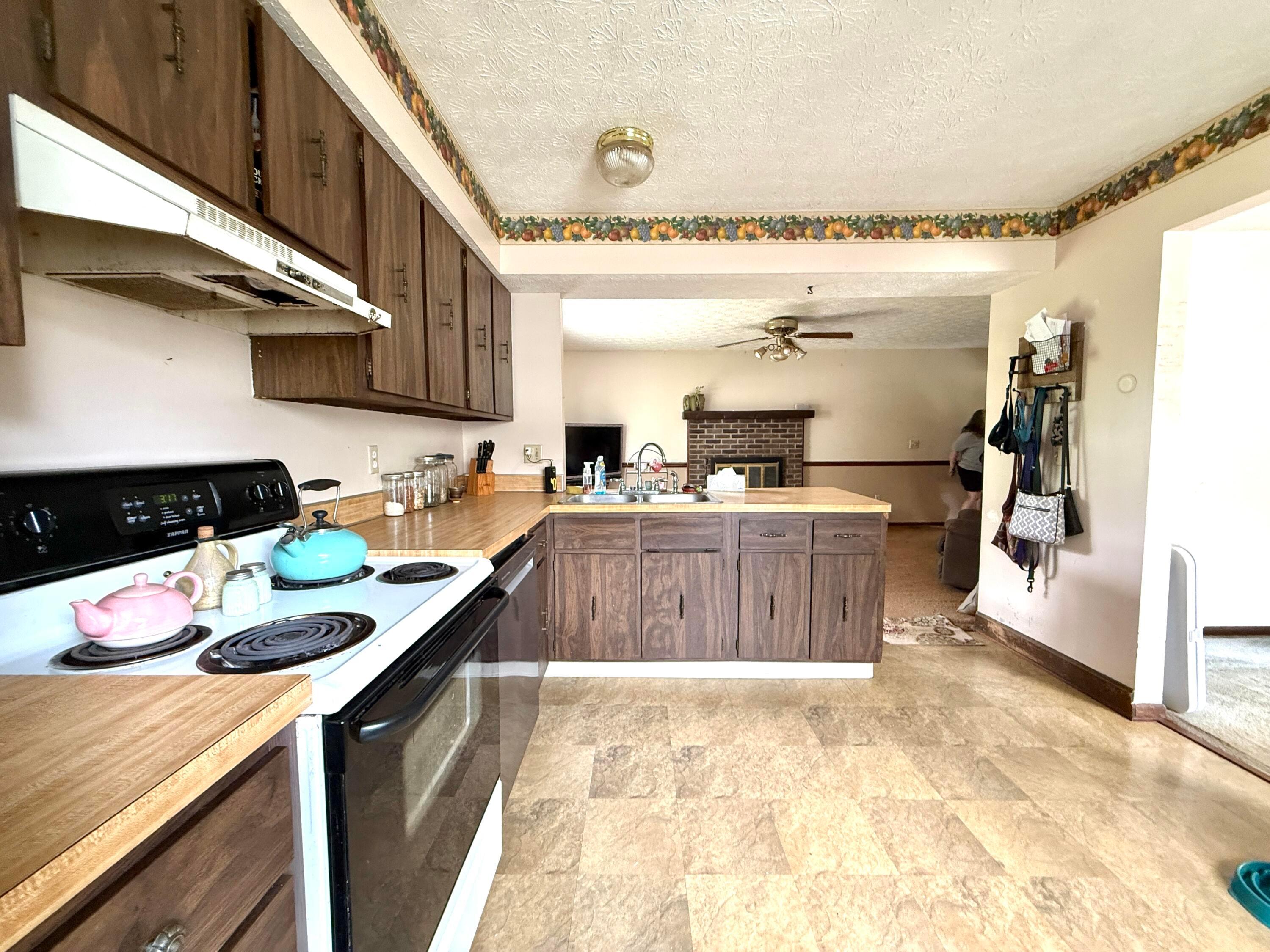 2006 Westbranch Road Grove City, OH 43123 - Photo 4 of 10 Kitchen