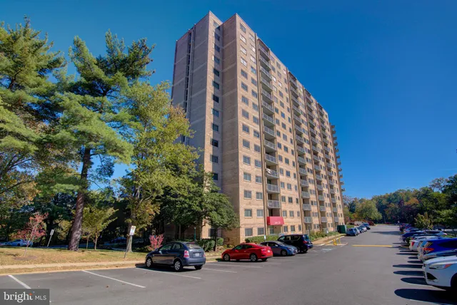 $389,900 | 2500 North Van Dorn Street, Unit 801, Alexandria, VA 22302