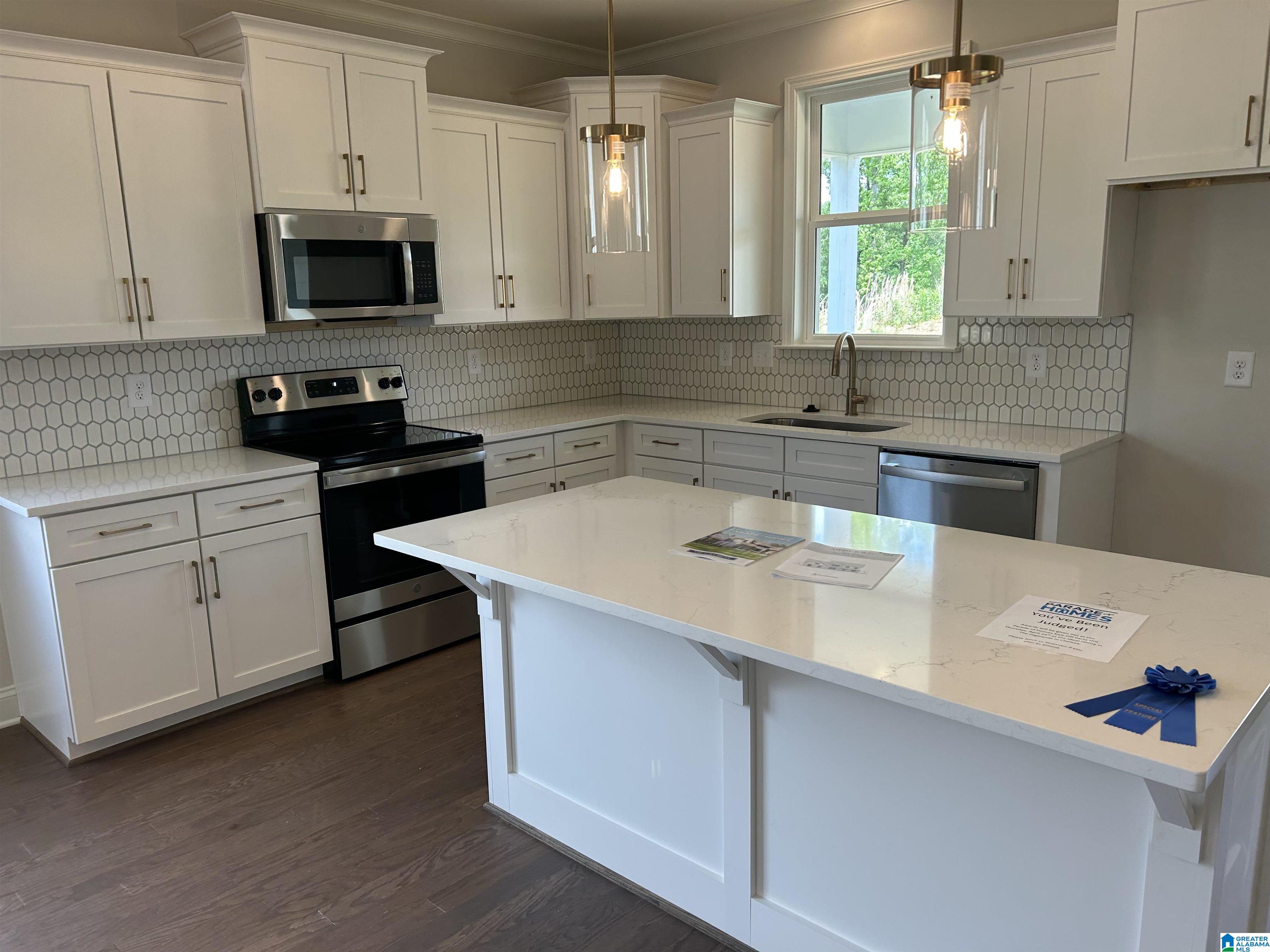 317 Cornwall Drive Alabaster, AL 35114 - Photo 13 of 88