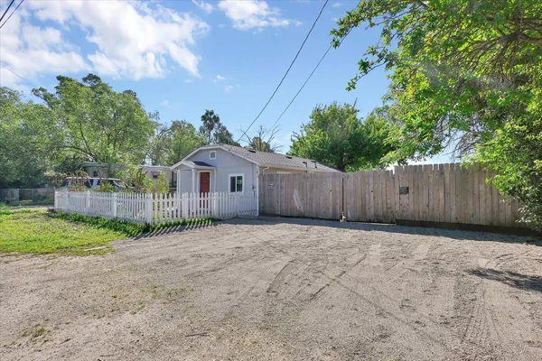 $330,000 | 1872 6th Avenue, Olivehurst, CA 95961