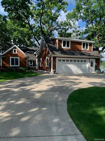 $1,200 | 3895 Dorothy Lane, Waterford, MI 48329