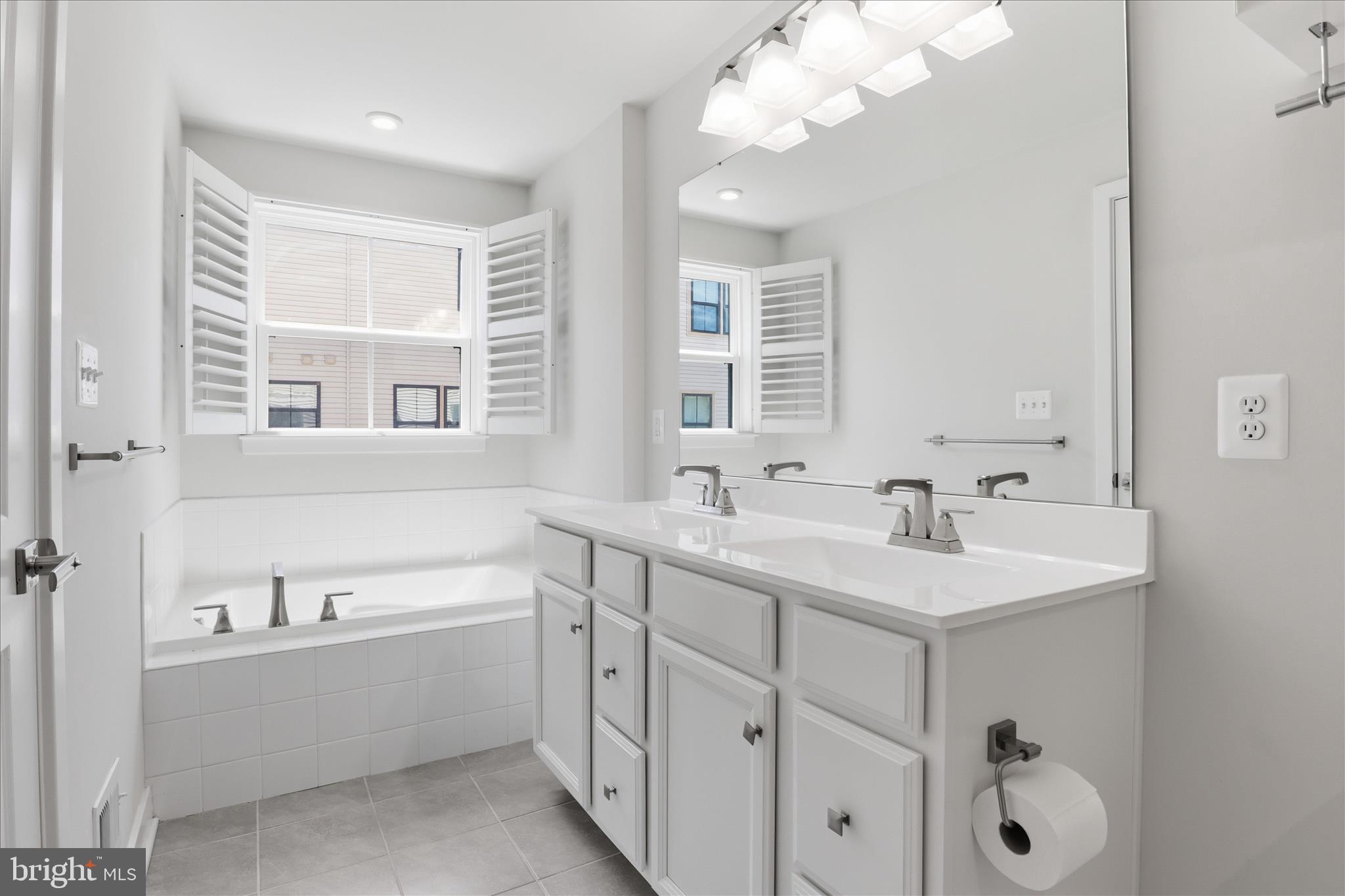 4702 Towne Park Road Suitland, MD 20746 - Photo 24 of 46 Primary Bath