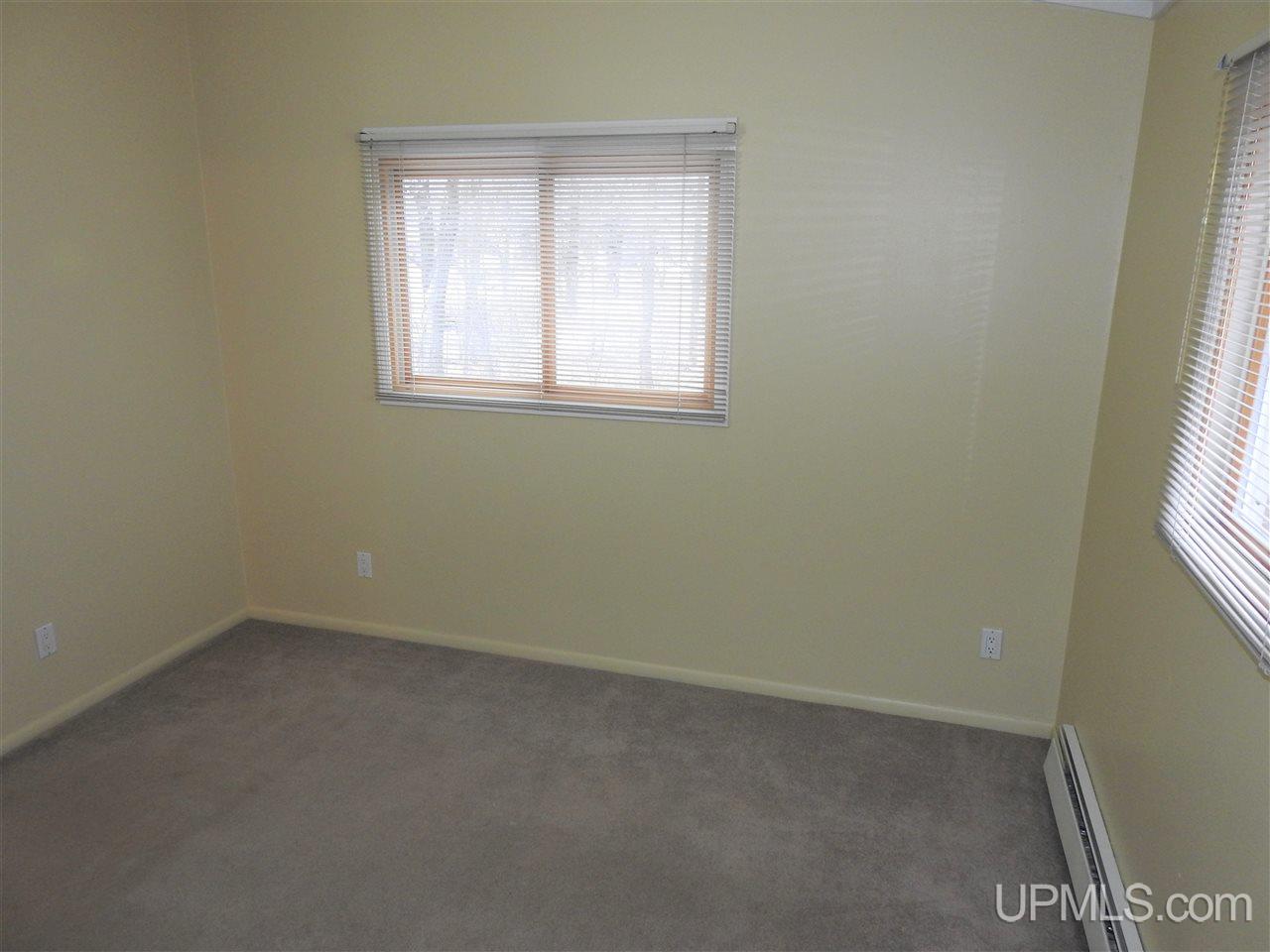 662 Division Street Quinnesec, MI 49876 - Photo 10 of 33