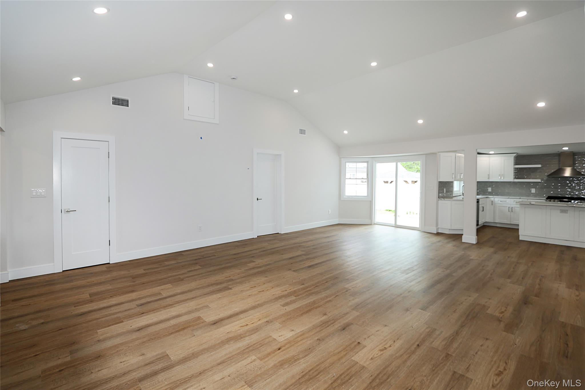 224 Hungry Harbor Road Valley Stream, NY 11581 - Photo 5 of 25