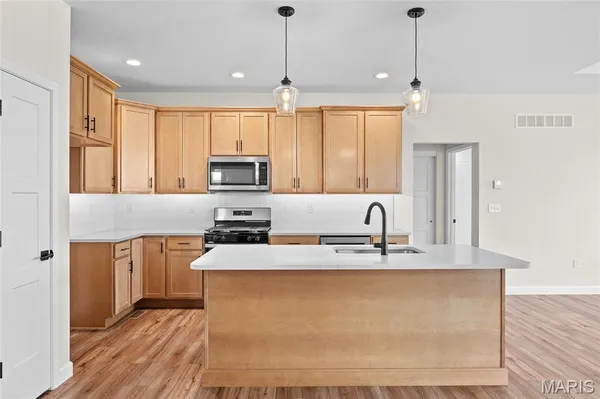 $529,000 | 620 Glendale Drive, Troy, IL 62294