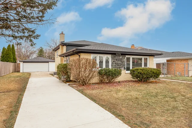 $341,900 | 9804 Massasoit Avenue, Oak Lawn, IL 60453