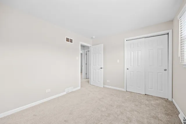 $341,900 | 9804 Massasoit Avenue, Oak Lawn, IL 60453