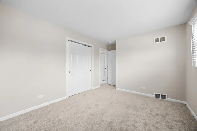 $341,900 | 9804 Massasoit Avenue, Oak Lawn, IL 60453